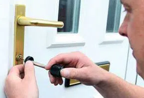 City Locksmith Services Greenwich, CT 203-893-4204 City Locksmith Services Greenwich, CT 203-893-4204 - 4-Locksmiths-Service